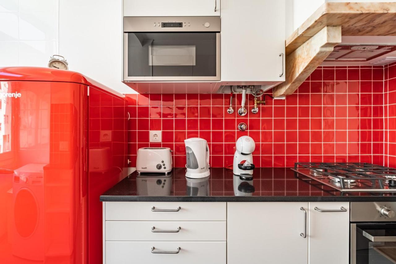 Akicity Alameda Yellow Apartment Lisbon