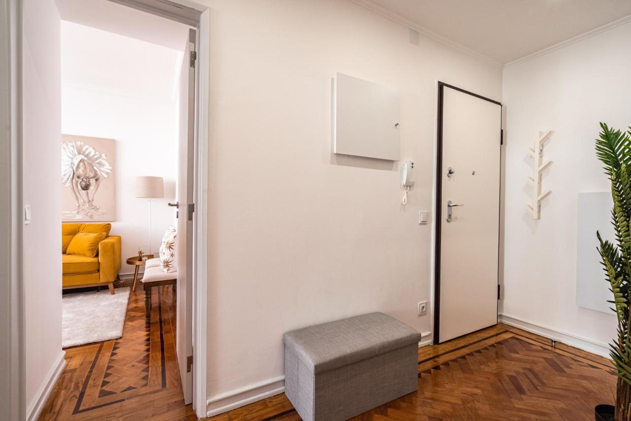 Akicity Alameda Yellow Apartment Lisbon