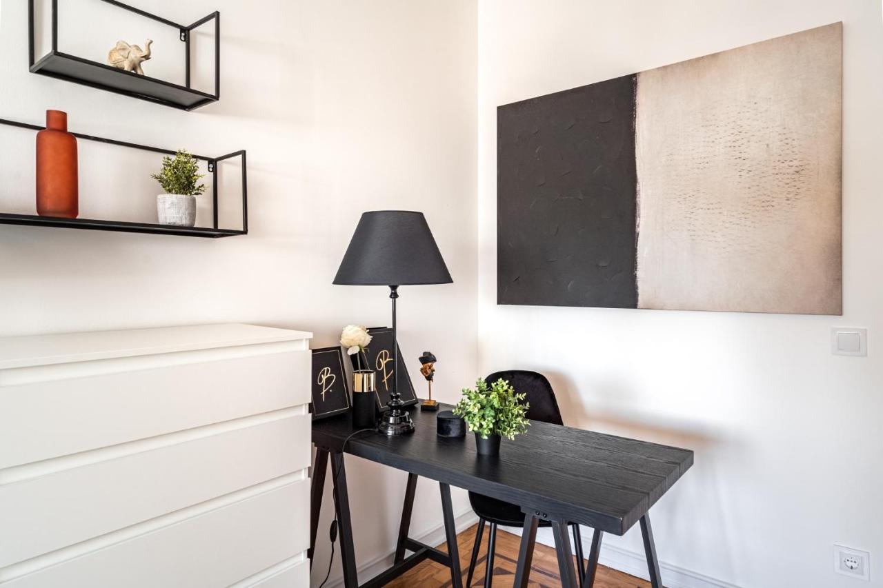 Akicity Alameda Yellow Apartment Lisbon