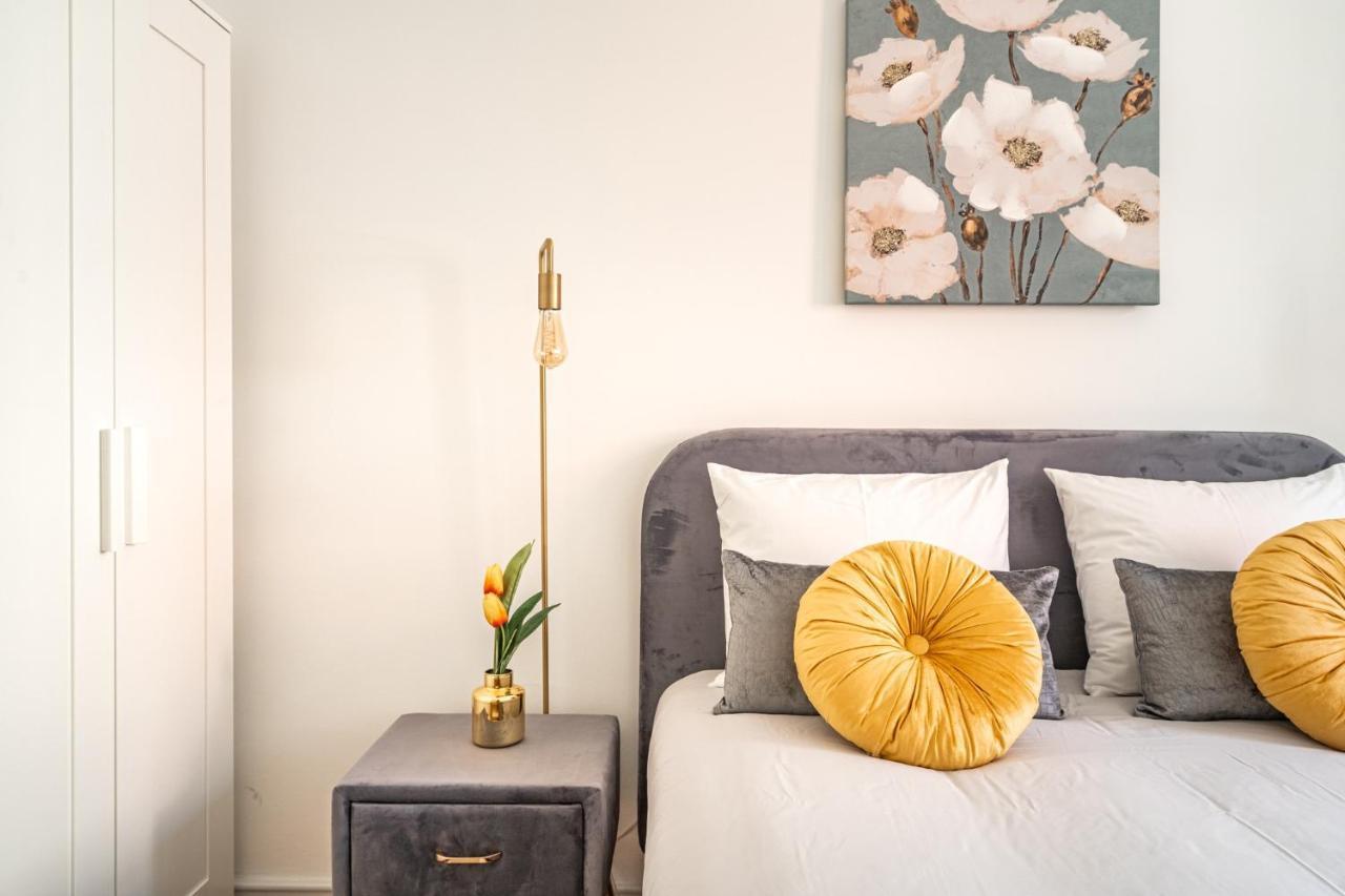 Apartment Akicity Alameda Yellow Lisbon